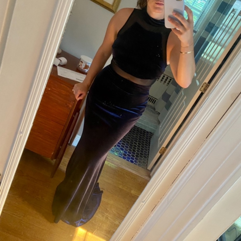 Betsy & Adam Midnight Navy Velvet Gown 10